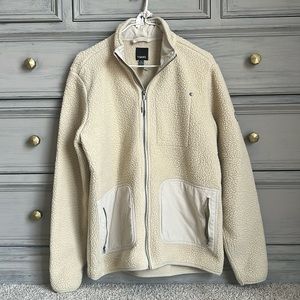 Vuori cream colored size medium Alpine Sherpa jacket